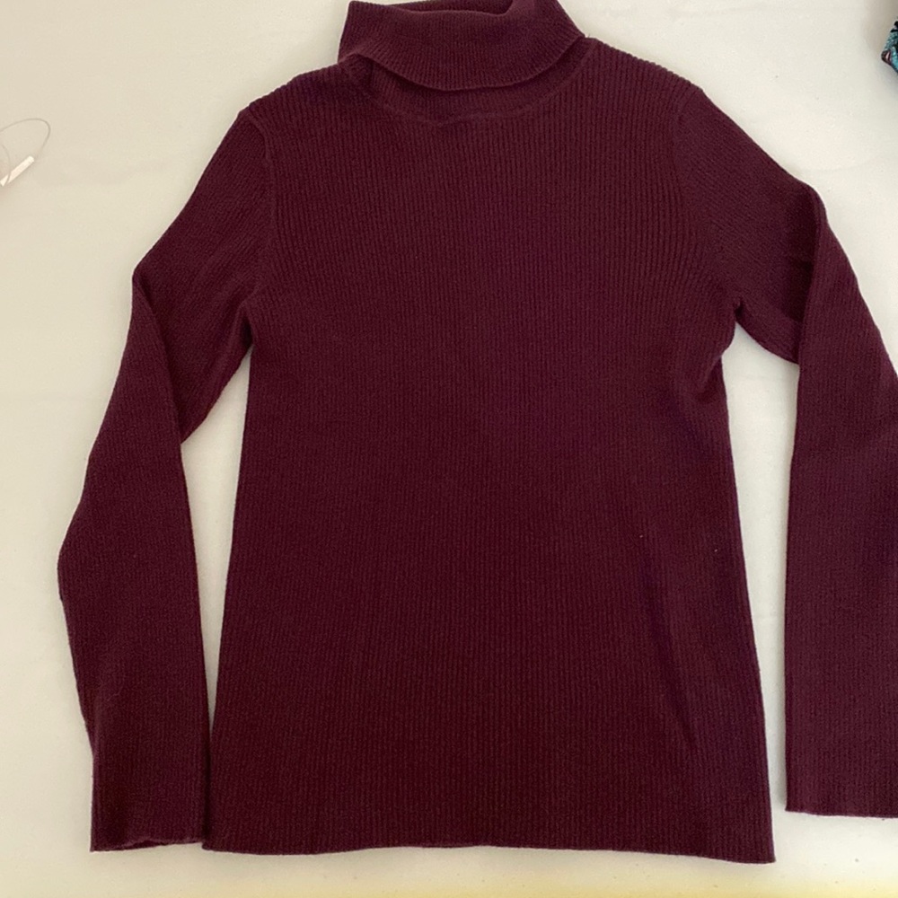 Vince Camuto ribbed Turtle Neck size L